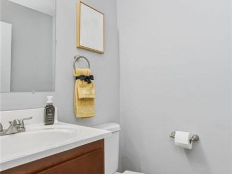 287 Bedford Glen Lane, Unit 27, Springdale, OH 45246 Photo 13