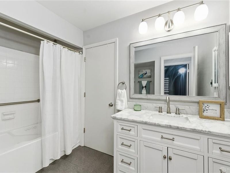 287 Bedford Glen Lane, Unit 27, Springdale, OH 45246 Photo 24