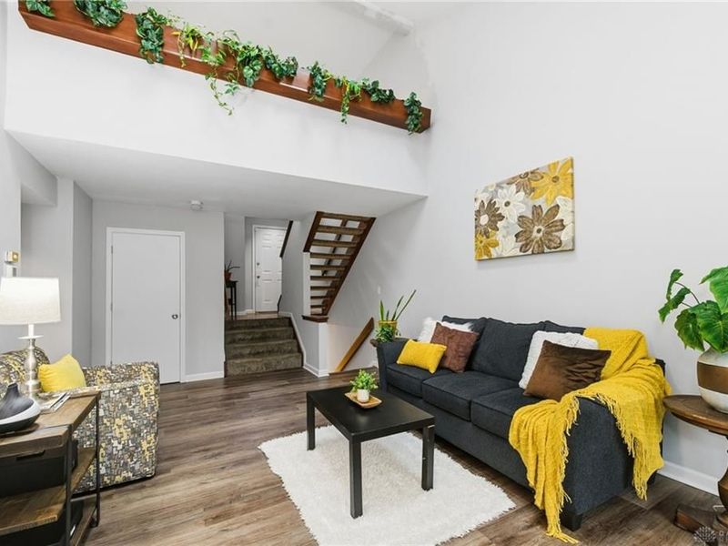 287 Bedford Glen Lane, Unit 27, Springdale, OH 45246 Photo 5