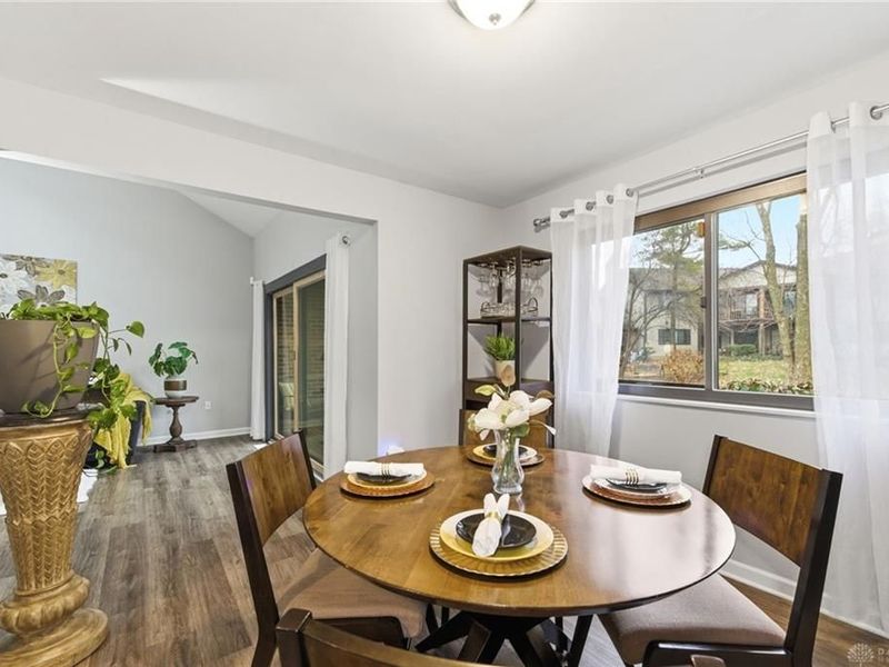 287 Bedford Glen Lane, Unit 27, Springdale, OH 45246 Photo 8