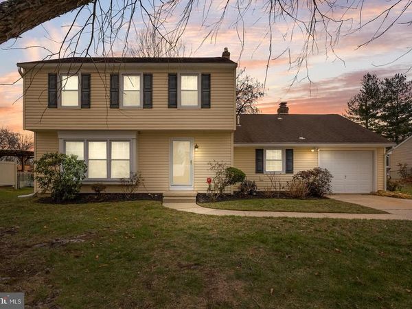 207 FARMINGTON ROAD, DELRAN, NJ 08075