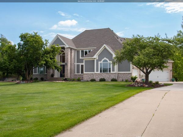 946 Wynstone Drive, Jefferson, SD 57038
