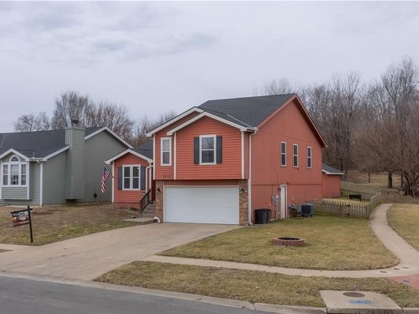 2202 Meadow Trail, St Joseph, MO 64503