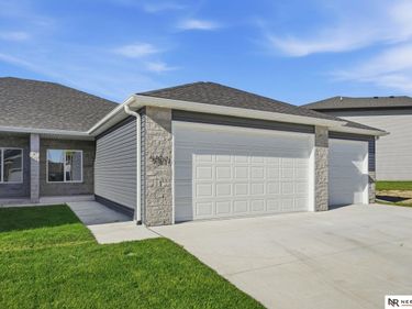 5831 S 95th Street, Lincoln, NE 68526