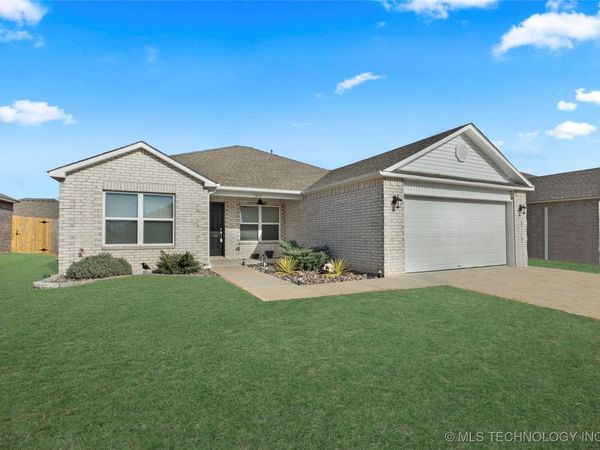 7413 E 158th Street S, Bixby, OK 74008