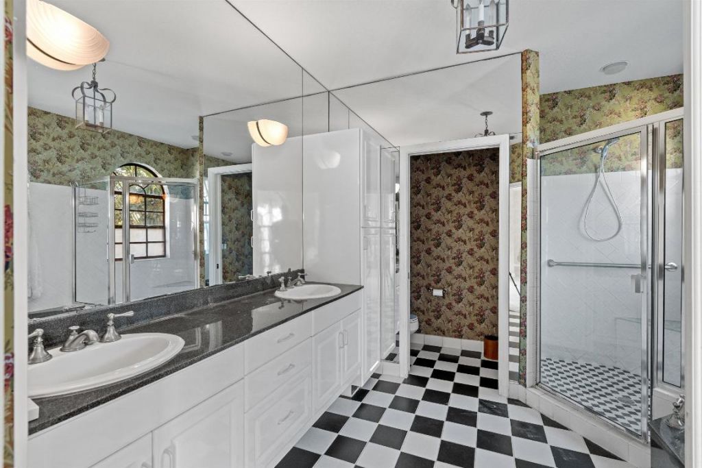 206 Queens Lane, Palm Beach, FL 33480 Photo