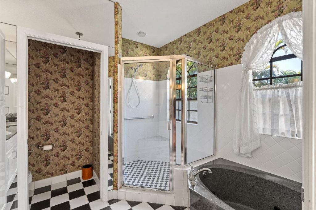 206 Queens Lane, Palm Beach, FL 33480 Photo