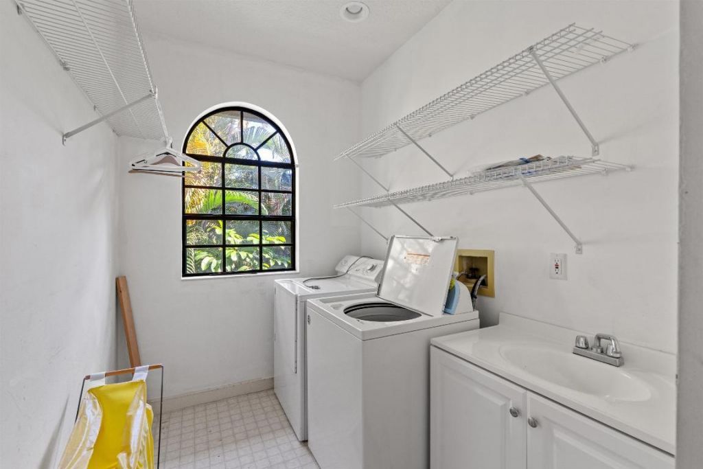 206 Queens Lane, Palm Beach, FL 33480 Photo