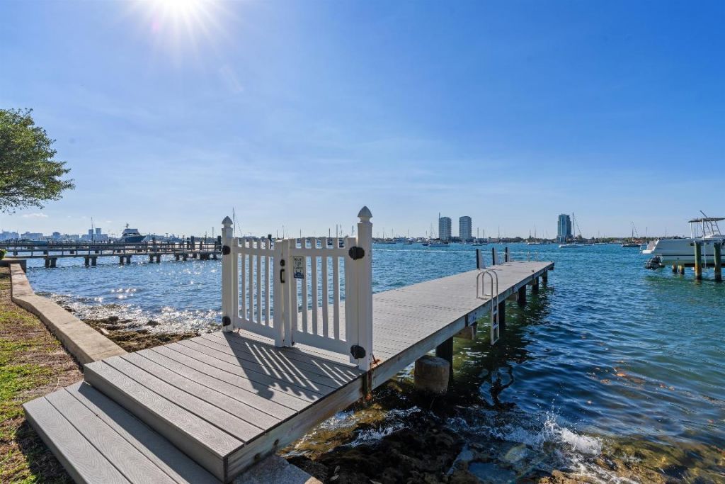 206 Queens Lane, Palm Beach, FL 33480 Photo