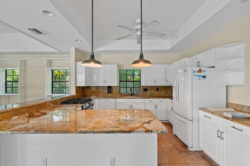 206 Queens Lane, Palm Beach, FL 33480 Photo