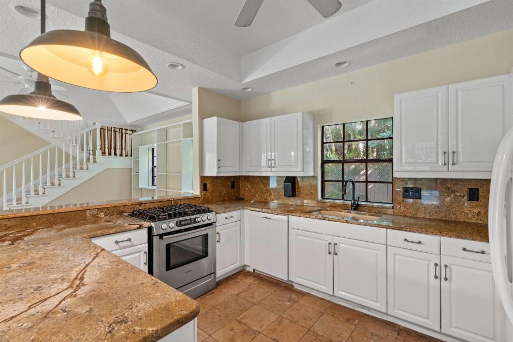 206 Queens Lane, Palm Beach, FL 33480 Photo