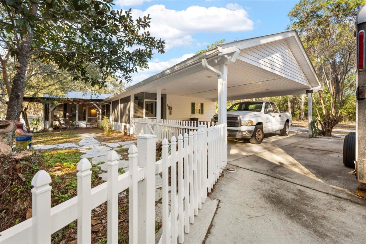 16 52nd Street, Yankeetown, FL 34498 Photo