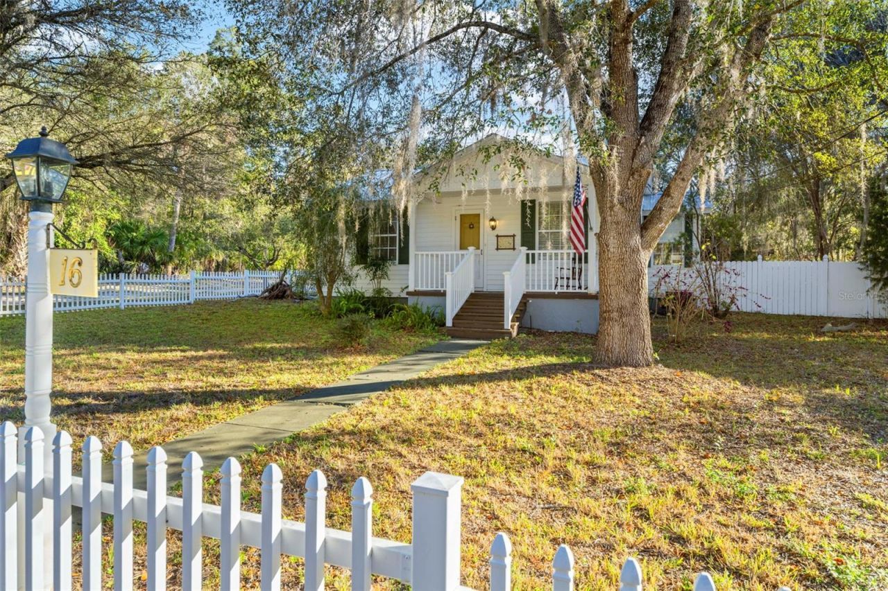 16 52nd Street, Yankeetown, FL 34498 Photo