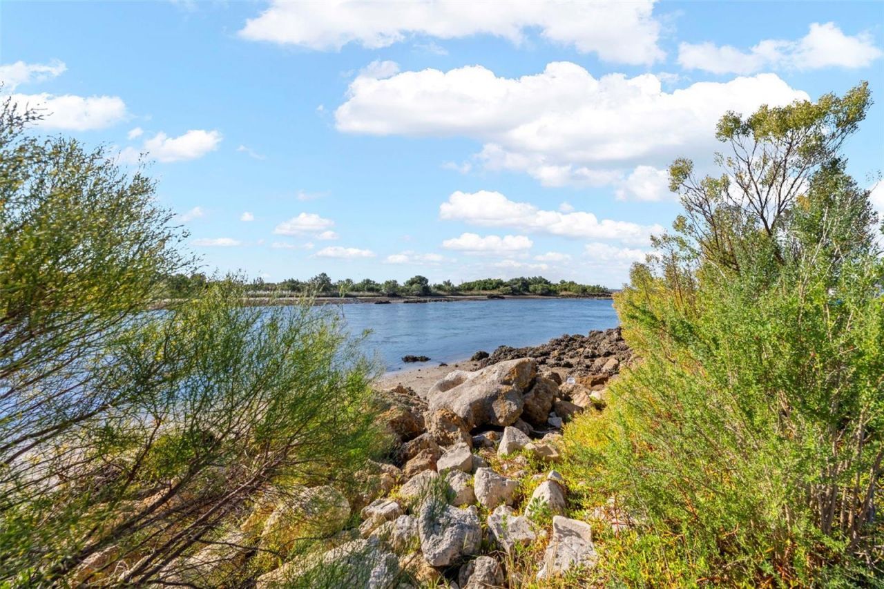 16 52nd Street, Yankeetown, FL 34498 Photo