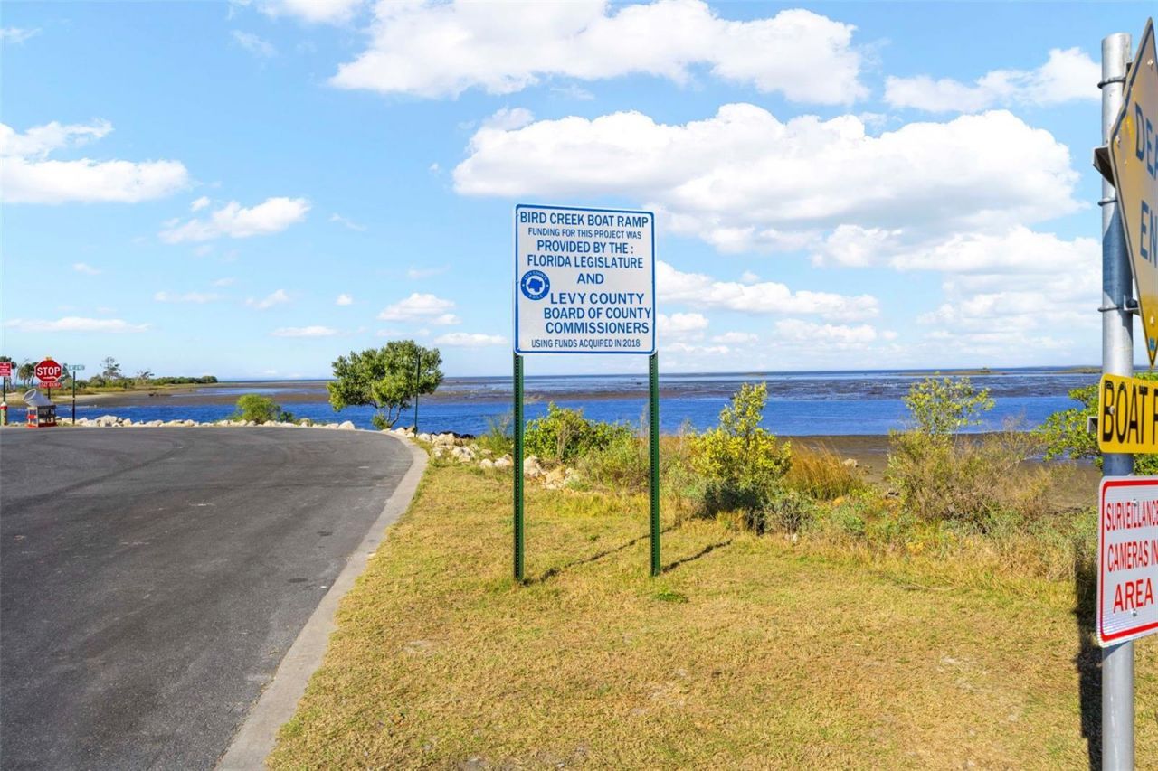 16 52nd Street, Yankeetown, FL 34498 Photo