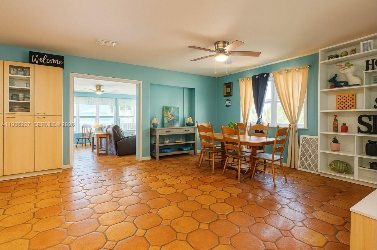 715 E Caribbean Dr E, Lower Keys, FL 33042 Photo