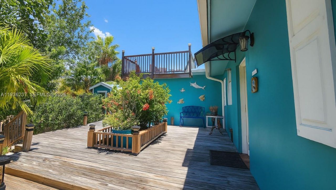 715 E Caribbean Dr E, Lower Keys, FL 33042 Photo