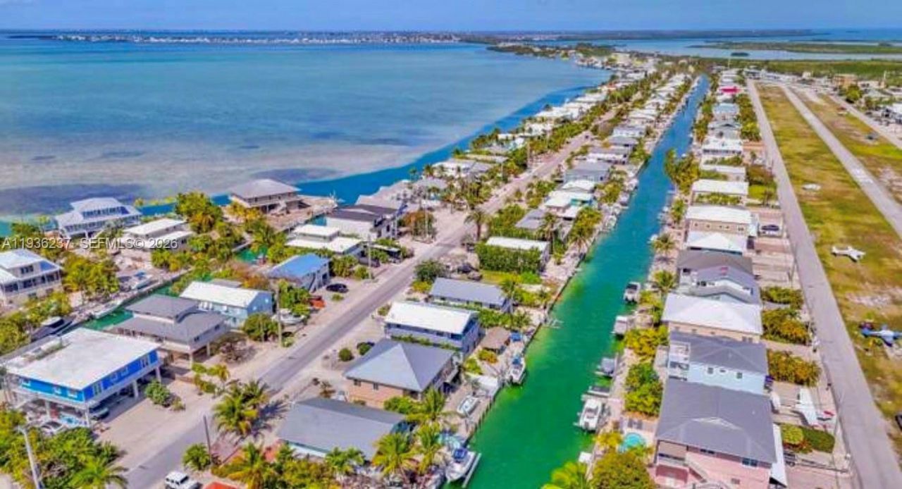 715 E Caribbean Dr E, Lower Keys, FL 33042 Photo