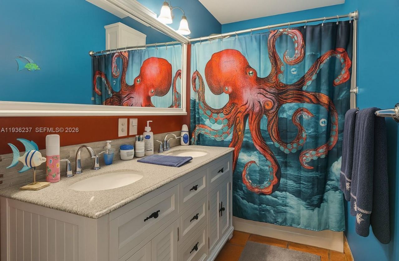 715 E Caribbean Dr E, Lower Keys, FL 33042 Photo