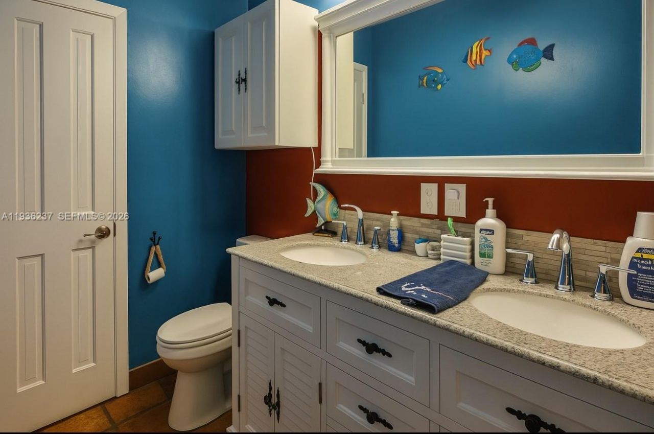 715 E Caribbean Dr E, Lower Keys, FL 33042 Photo