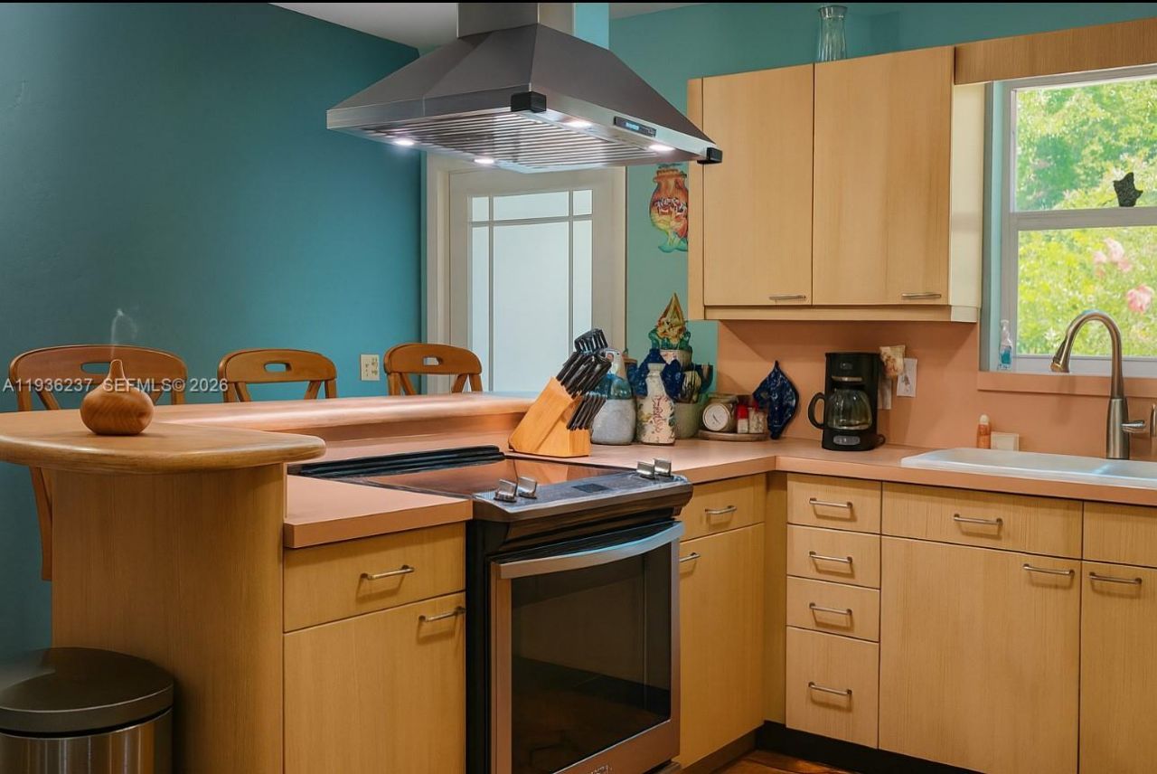 715 E Caribbean Dr E, Lower Keys, FL 33042 Photo