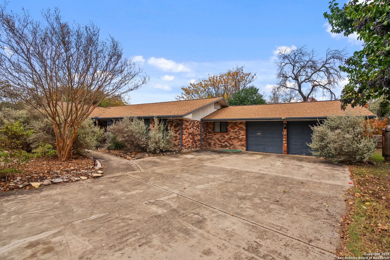 1438 Grey Oak, San Antonio, TX 78213 Main Photo