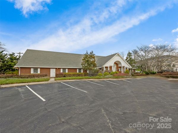 800 Beverly Hanks Center , Hendersonville, NC 28792