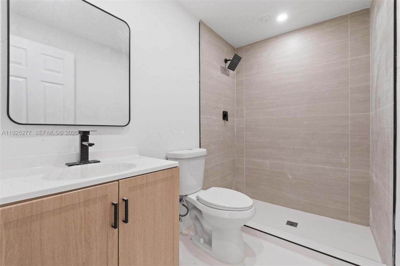 2285 NW 89th St, Miami, FL 33147 Photo