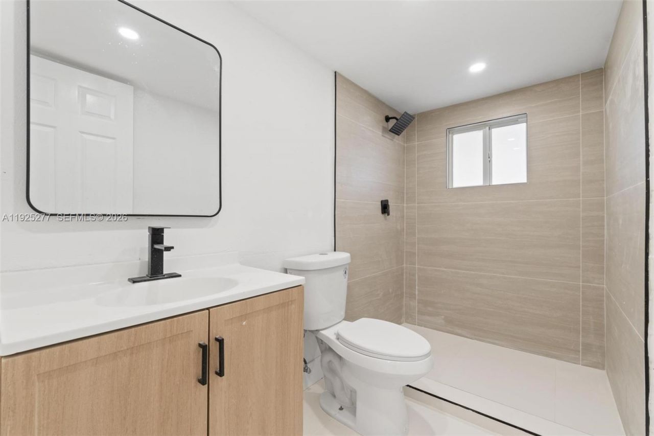 2285 NW 89th St, Miami, FL 33147 Photo