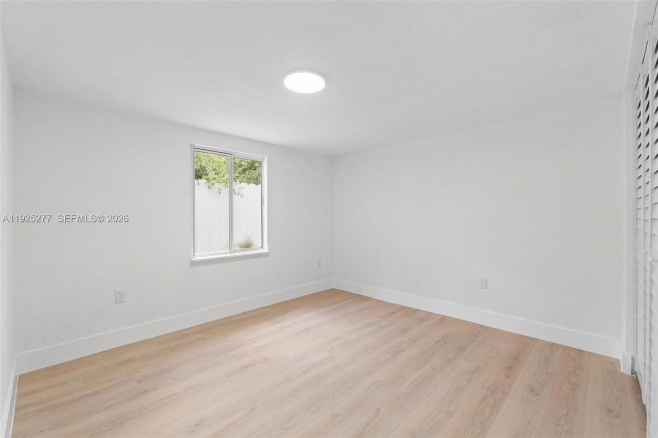 2285 NW 89th St, Miami, FL 33147 Photo