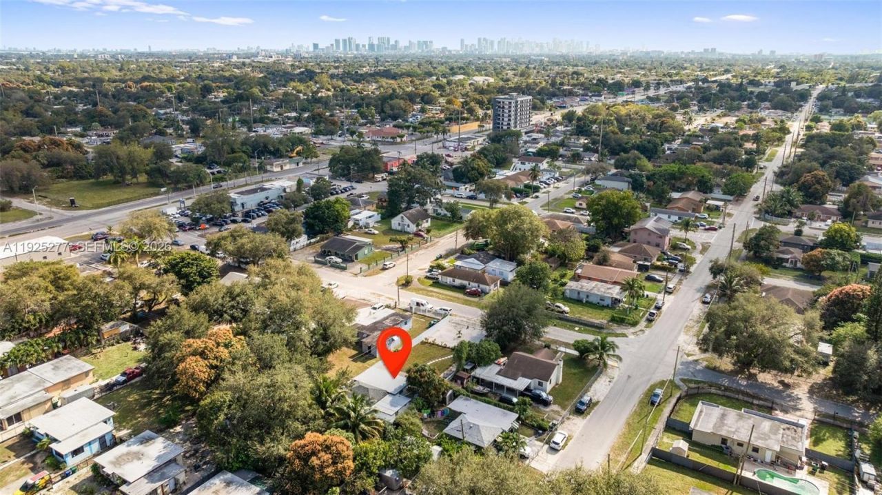 2285 NW 89th St, Miami, FL 33147 Photo