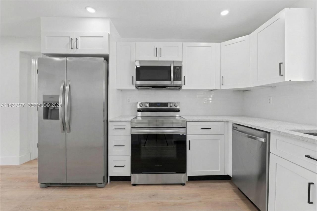 2285 NW 89th St, Miami, FL 33147 Photo