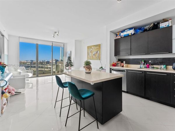 90 SW 3rd St, Unit 1410, Miami, FL 33130