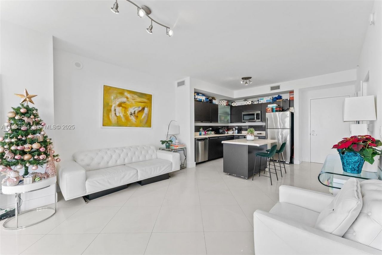 90 SW 3rd St, Unit 1410, Miami, FL 33130 Photo