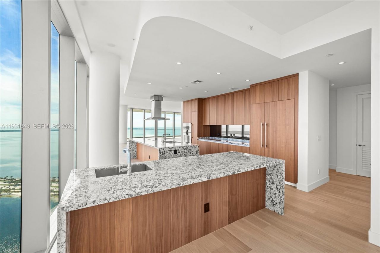 175 SE 25th Rd, Unit 4201, Miami, FL 33129 Photo