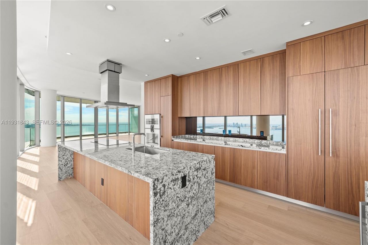 175 SE 25th Rd, Unit 4201, Miami, FL 33129 Photo