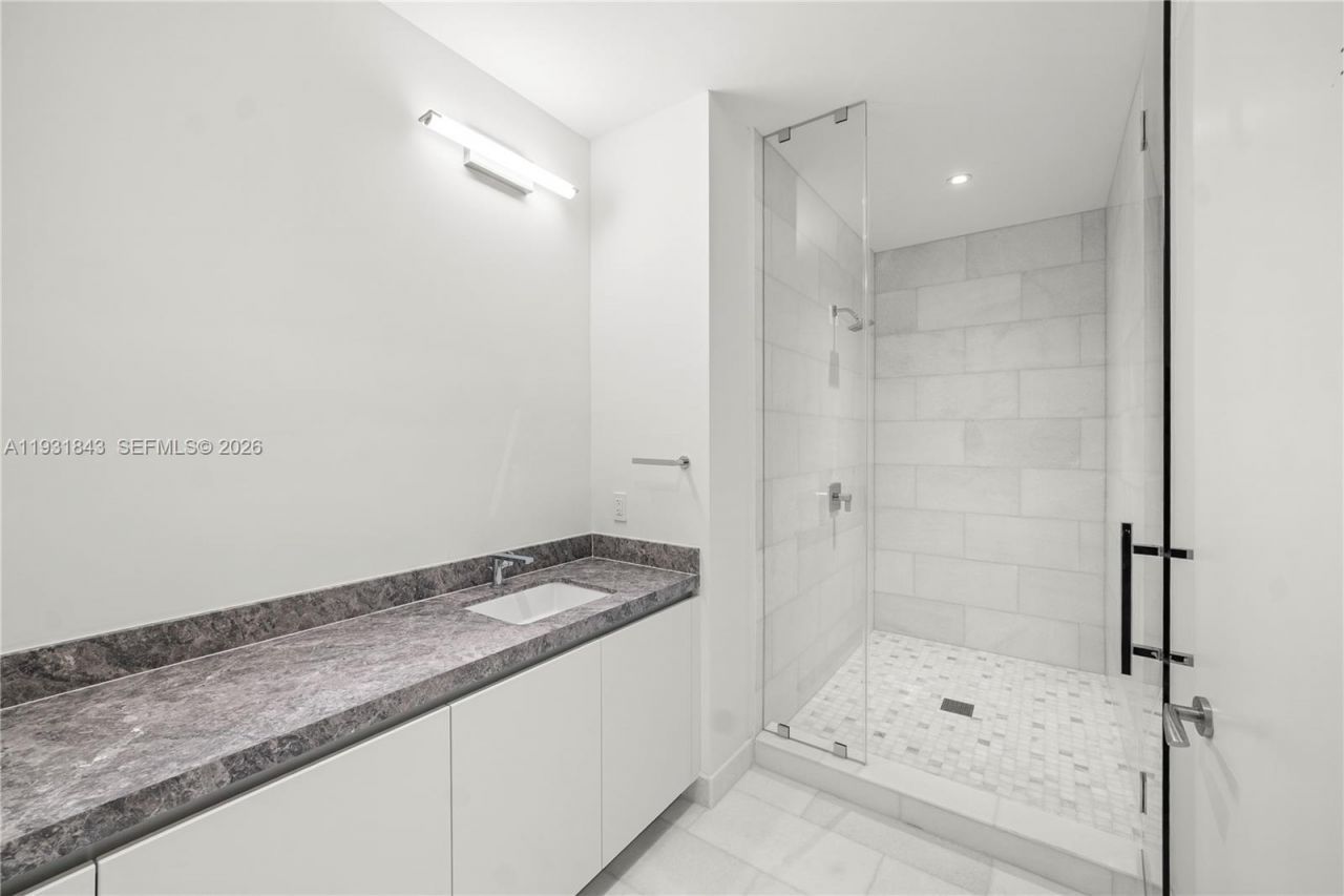 175 SE 25th Rd, Unit 4201, Miami, FL 33129 Photo