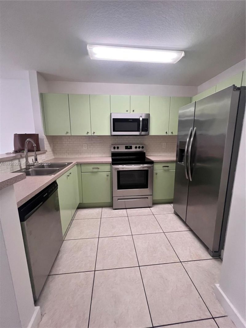 20613 SW 93rd Ave, Unit 2, Cutler Bay, FL 33189 Photo