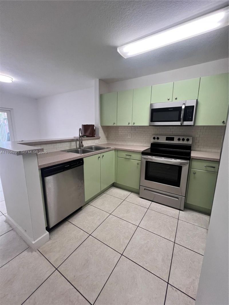 20613 SW 93rd Ave, Unit 2, Cutler Bay, FL 33189 Photo