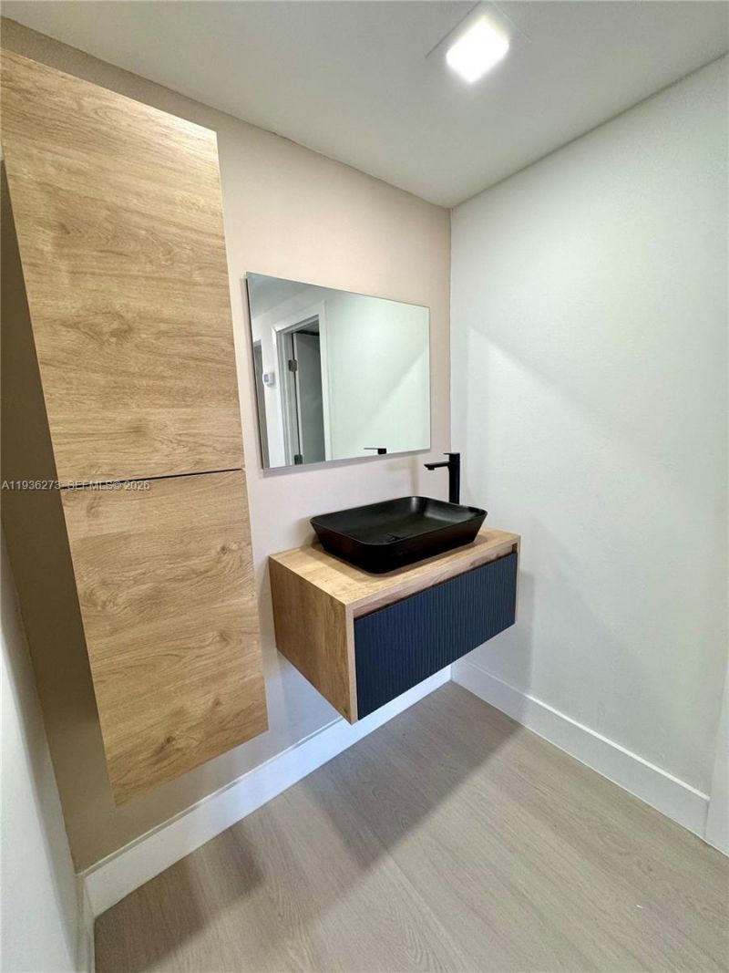 300 Bayview Dr, Unit 1201, Sunny Isles Beach, FL 33160 Photo