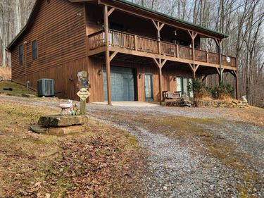 380 Flint Road, Hillsboro, WV 24946