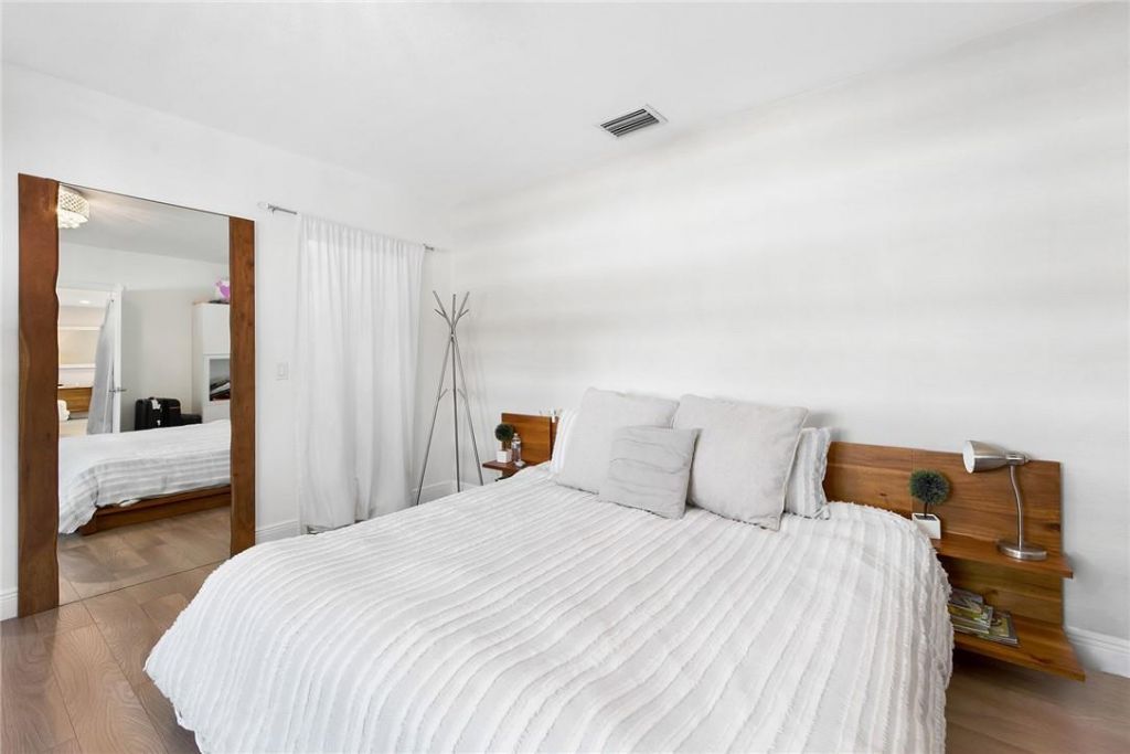 2801 NE 59th Street, Fort Lauderdale, FL 33308 Photo