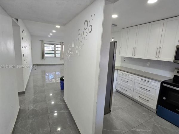 5130 SW 40th Ave, Unit 2B, Dania Beach, FL 33314