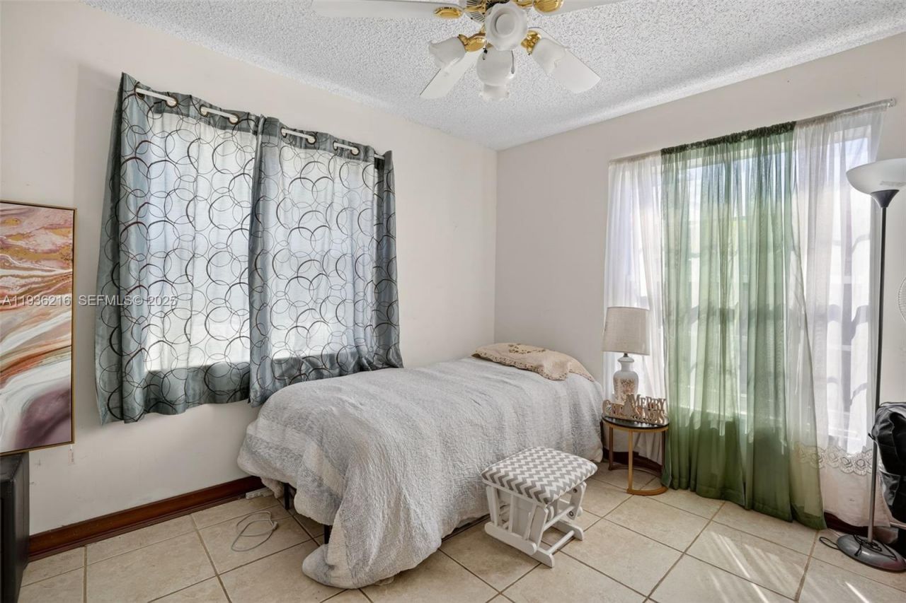 19641 Sterling Dr, Cutler Bay, FL 33157 Photo