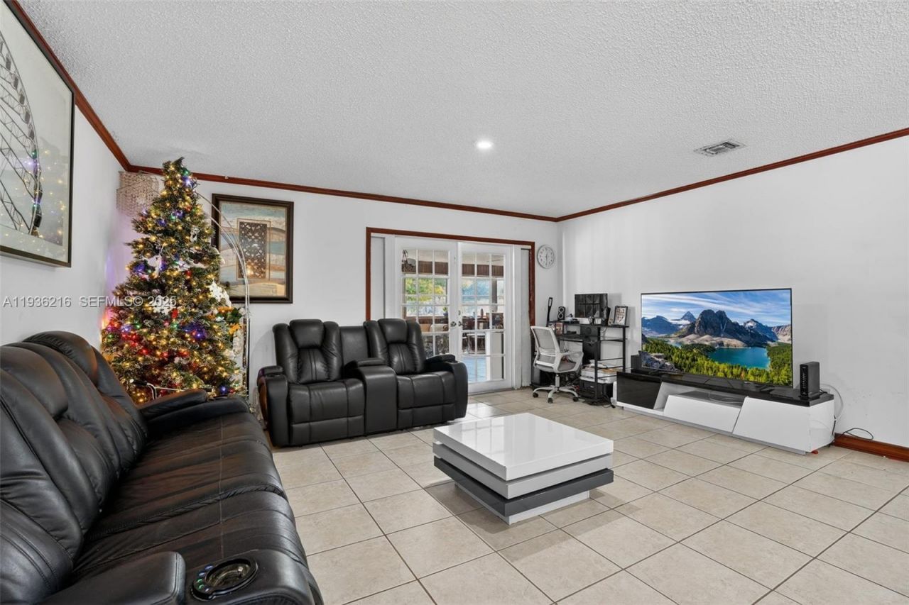 19641 Sterling Dr, Cutler Bay, FL 33157 Photo