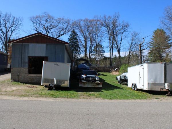 317 Cherry Street, Houghton Lake, MI 48629