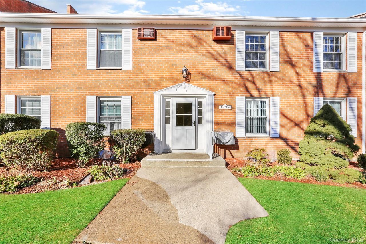 120 Parkside, Unit 120, Suffern, NY 10901 Main Photo