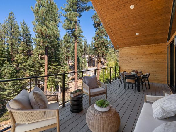 152 Sierra Colina Drive, Unit 37, Stateline, NV 89449