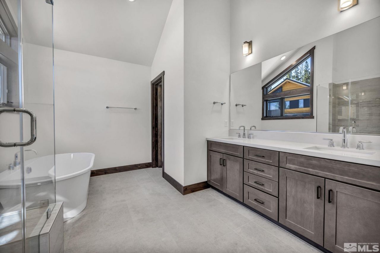 152 Sierra Colina Drive, Unit 37, Stateline, NV 89449 Photo