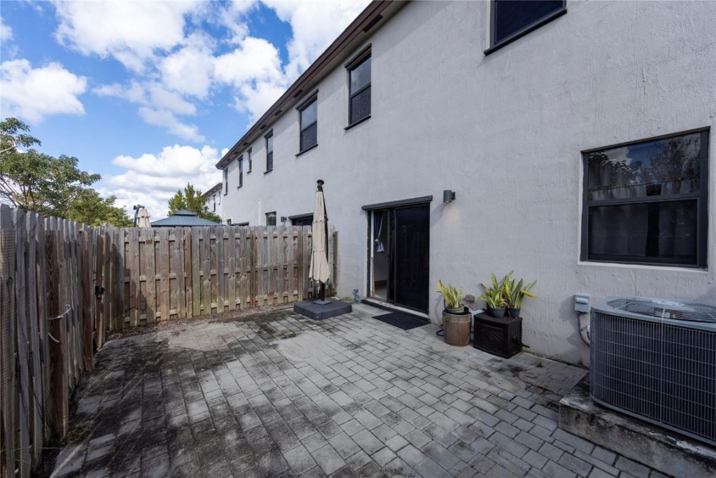 20920 NE 8th Avenue, Miami, FL 33179 Photo